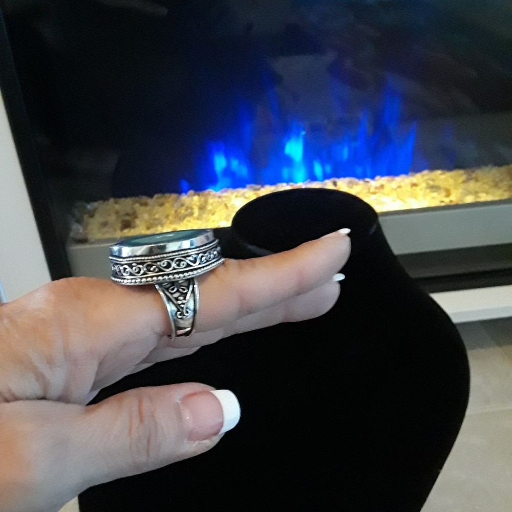 ring - Picture 2 of 2